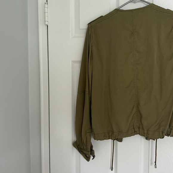 Gap army green jacket! - Picture 3 of 3